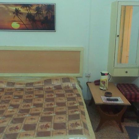 Hotel Raj Deluxe Prayagraj Room photo