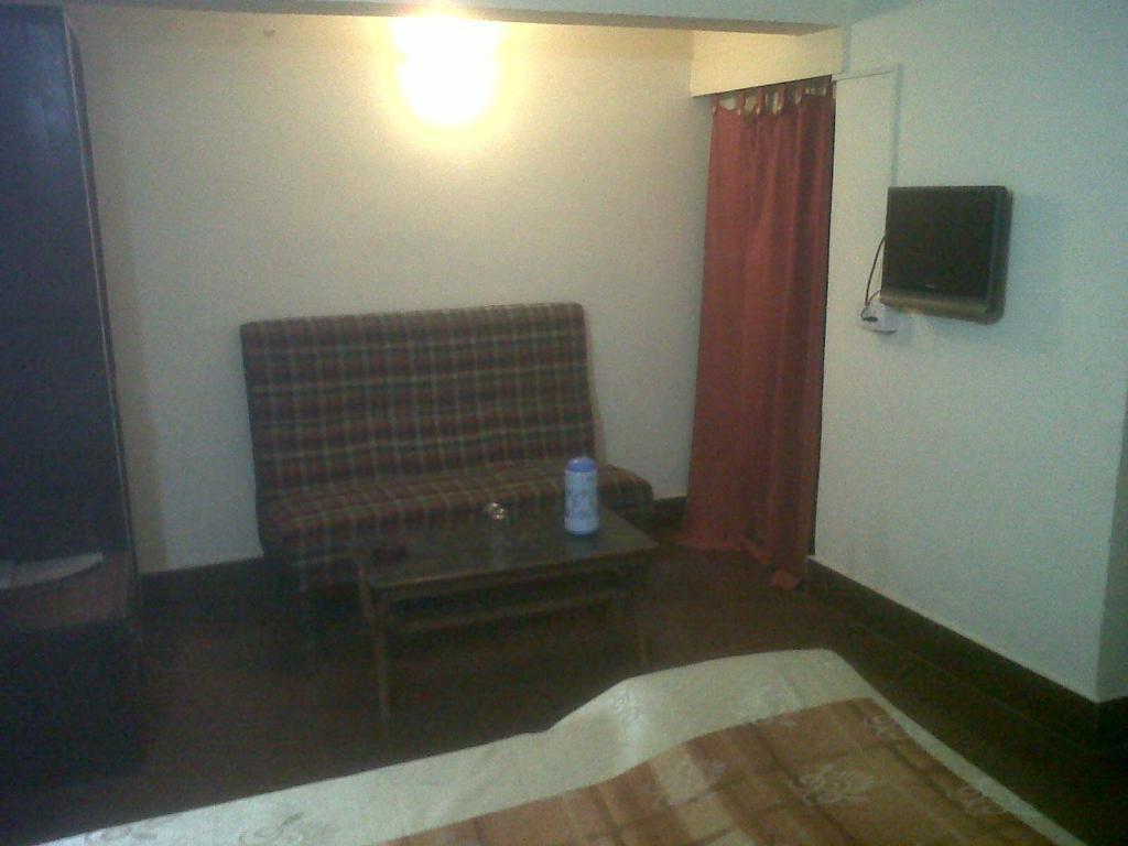 Hotel Raj Deluxe Prayagraj Exterior photo